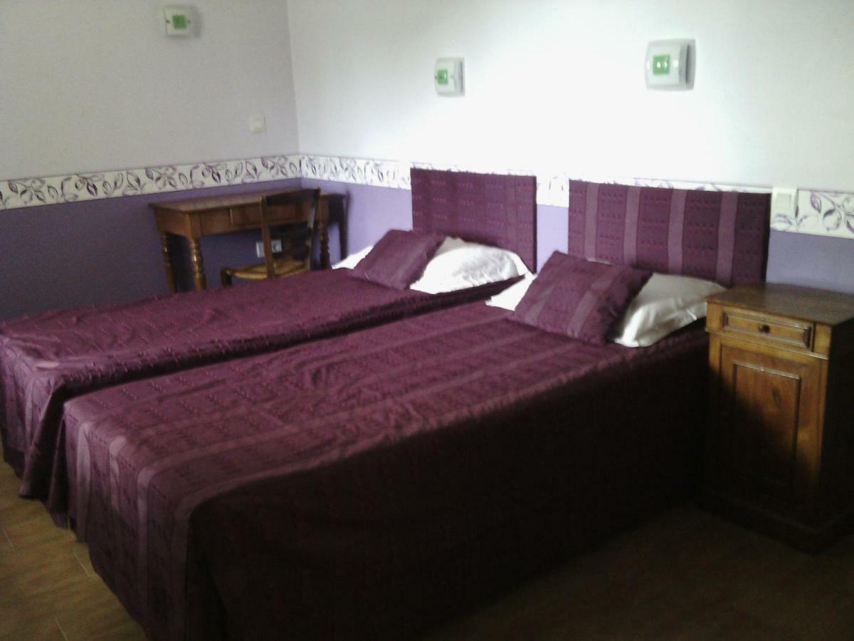 La Roche Bed & Breakfast Saint-Etienne-en-Cogles Eksteriør bilde