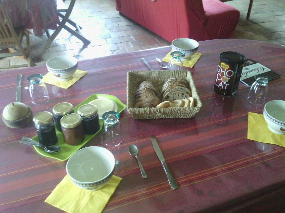 La Roche Bed & Breakfast Saint-Etienne-en-Cogles Eksteriør bilde
