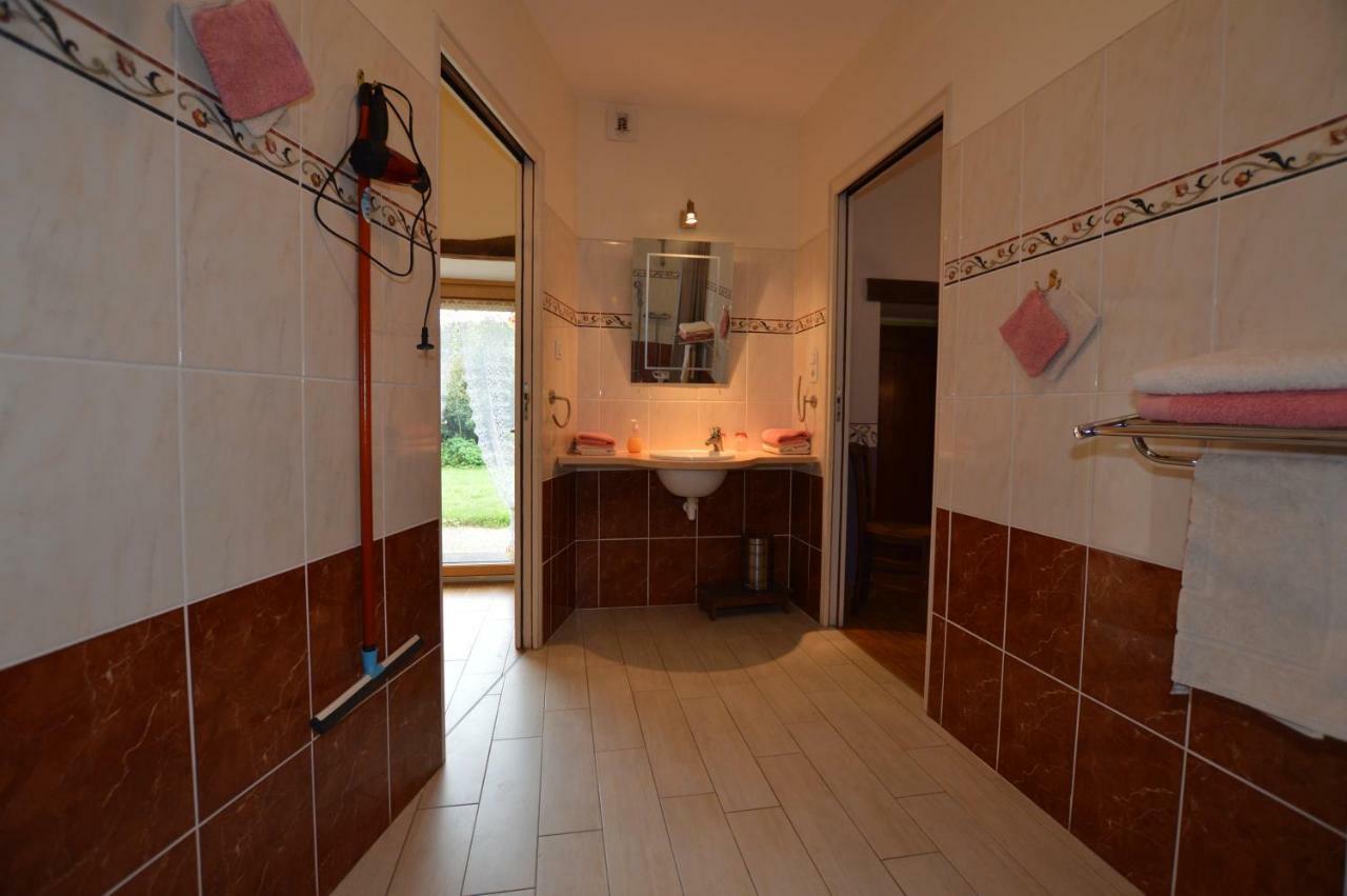 La Roche Bed & Breakfast Saint-Etienne-en-Cogles Eksteriør bilde